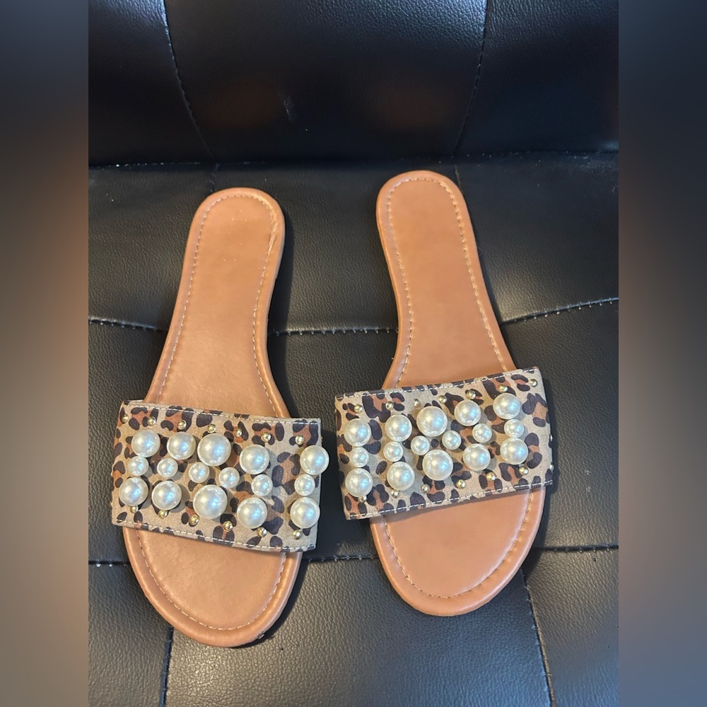 Mixit Leopard Pearl Slide Sandals, size 9.5